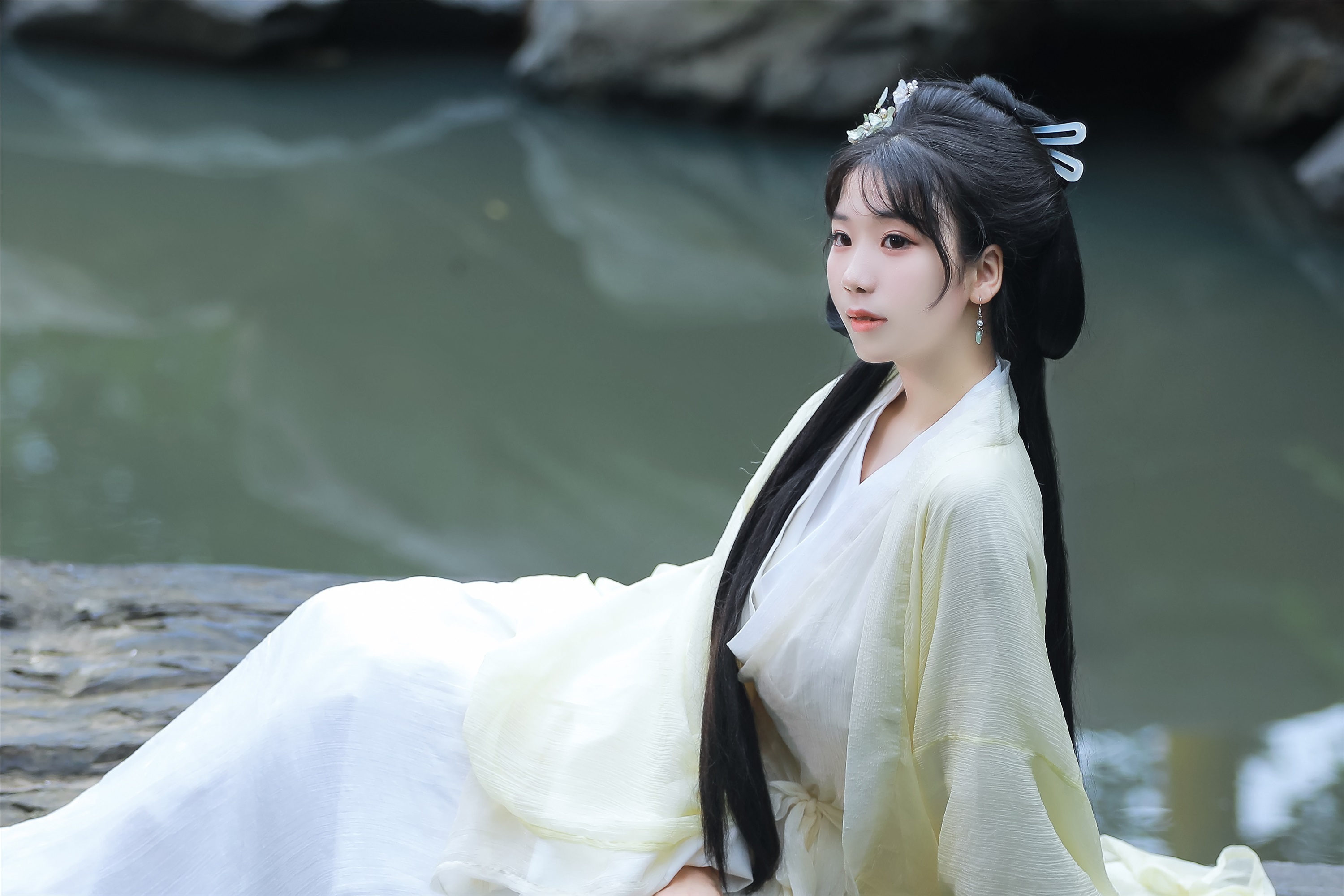 YITUYU艺图语 2025.01.20 关山渡 周周Ay